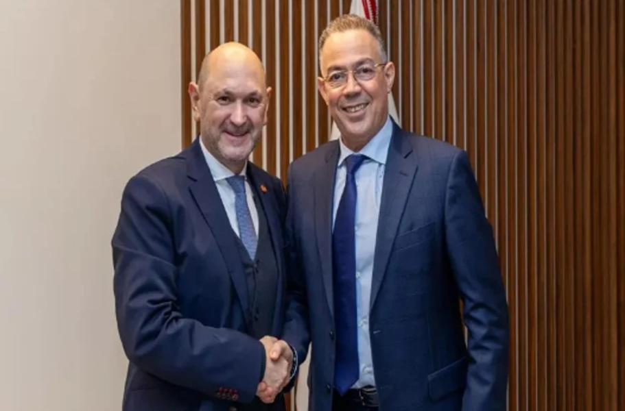 Rafael Louzán rencontre Fouzi Lekjaa à Rabat pour discuter de la candidature du Mondial 2030