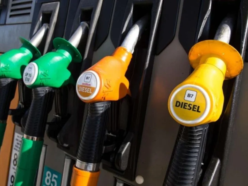 Hausse record des prix à la pompe : quelles solutions ?