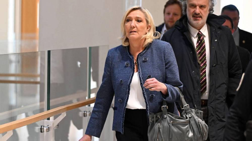 Marine Le Pen condamnée à 4 ans de prison