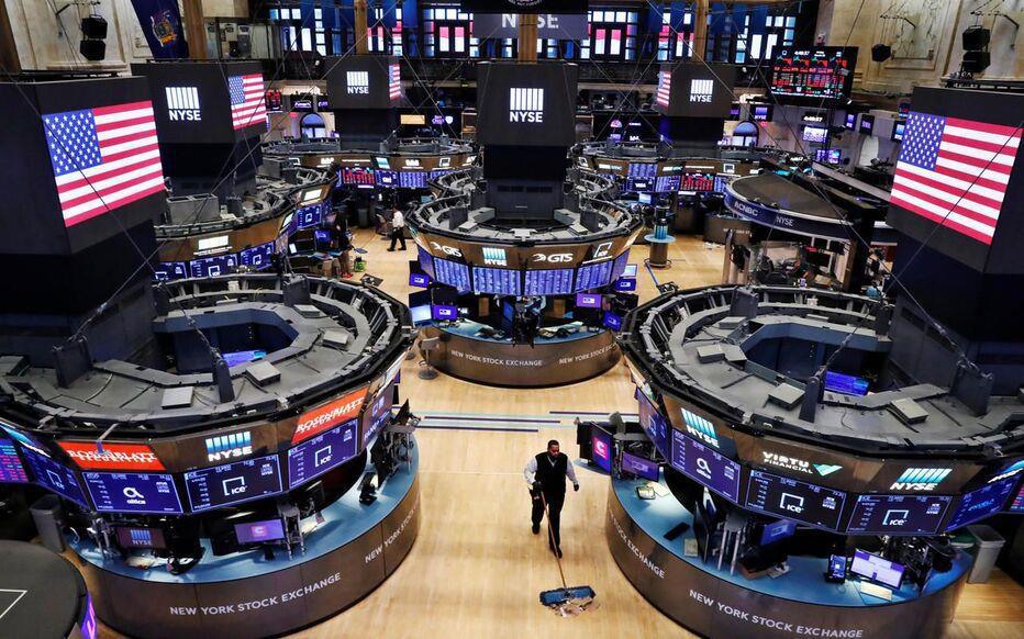 La Bourse de New York vacille face au spectre de la récession , Donald Trump minimise le risque !?