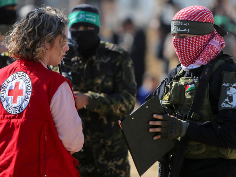 Libération d’un otage : Israël répond par des frappes