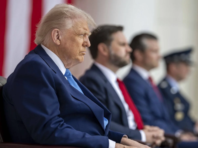 "Sans moi, la Russie aurait sombré" : Trump refait parler de lui
