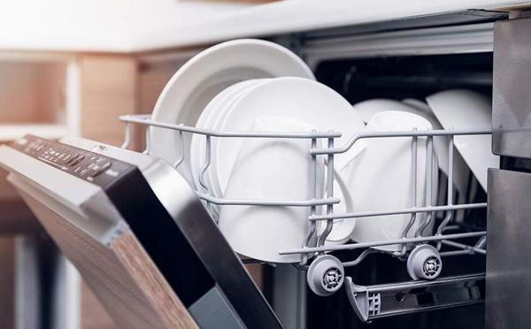 La chaleur te fait fondre ? Ton lave-vaisselle peut te sauver