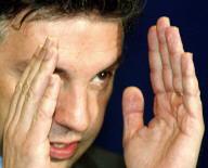 Corruption: Zen-Ruffinen envisage une action judiciaire contre le Sunday Times