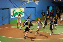En pleine action vers la victoire (les photos Teava MAGYARY)
