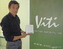 Le directeur commercial Raymond Colombier présente le Modem Viti