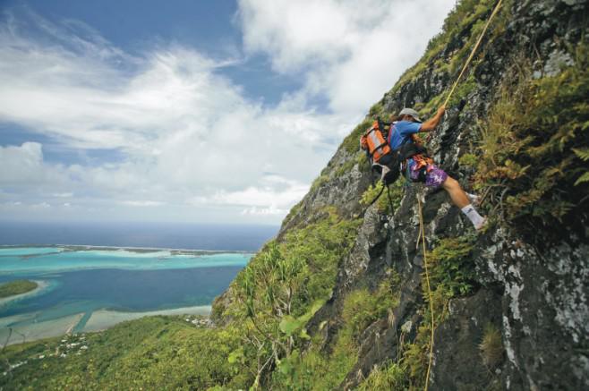 En rappel, la descente est vite avalée. Mais le soleil “cogne” dur sur la riche volcanique noire.