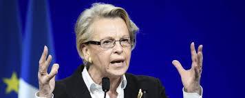 Alliot-Marie annonce sa candidature à la présidence de la République