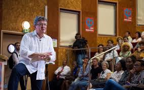 Jean-Luc Mélenchon appelle les Martiniquais "à la rescousse"