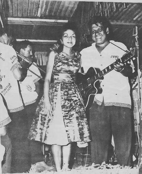 John Gobrait et Mila Aitamai, au Quinn's Tahitian Hut.
