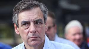 Fillon aux députés LR: "pas de solution alternative" à ma candidature
