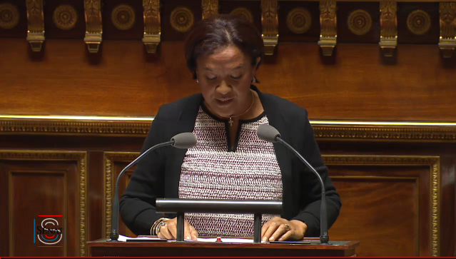 La sénatrice Lana Tetuanui, mardi au Palais du Luxembourg lors des débats sur la loi égalité réelle outre-mer.