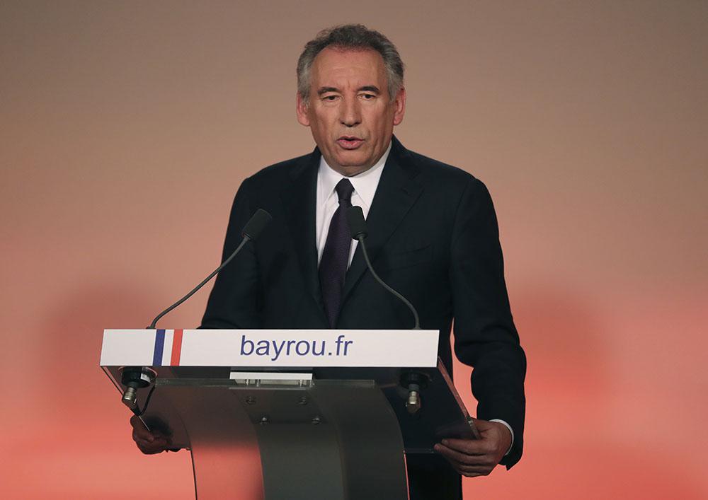 L'attelage Macron-Bayrou en passe de prendre corps