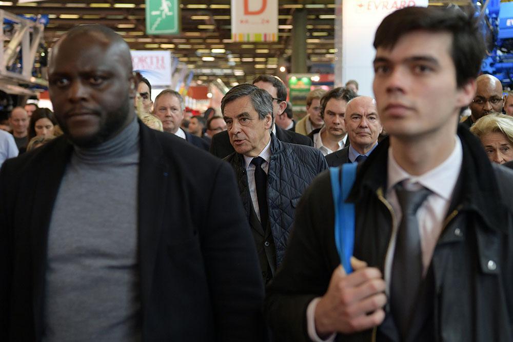 Nouveau rebondissement: Fillon annule sa visite au Salon de l'agriculture, avant de s'exprimer