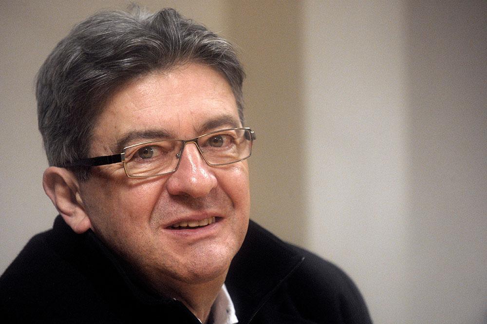 La France doit assumer "sa position en mer" clame Mélenchon