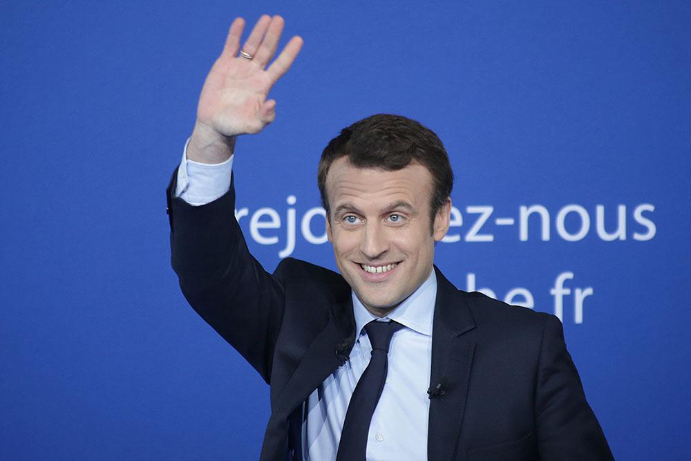 Macron abat ses cartes sur un programme d'inspiration social-libérale