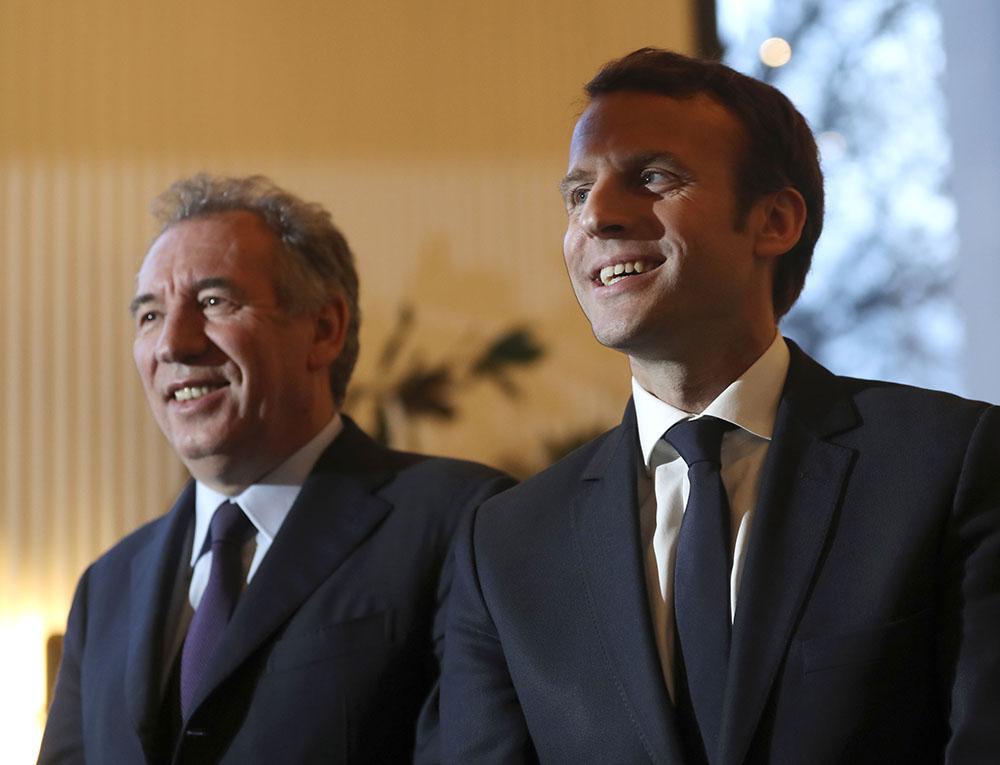 Macron en forte hausse, au coude-à-coude avec Le Pen (sondage)
