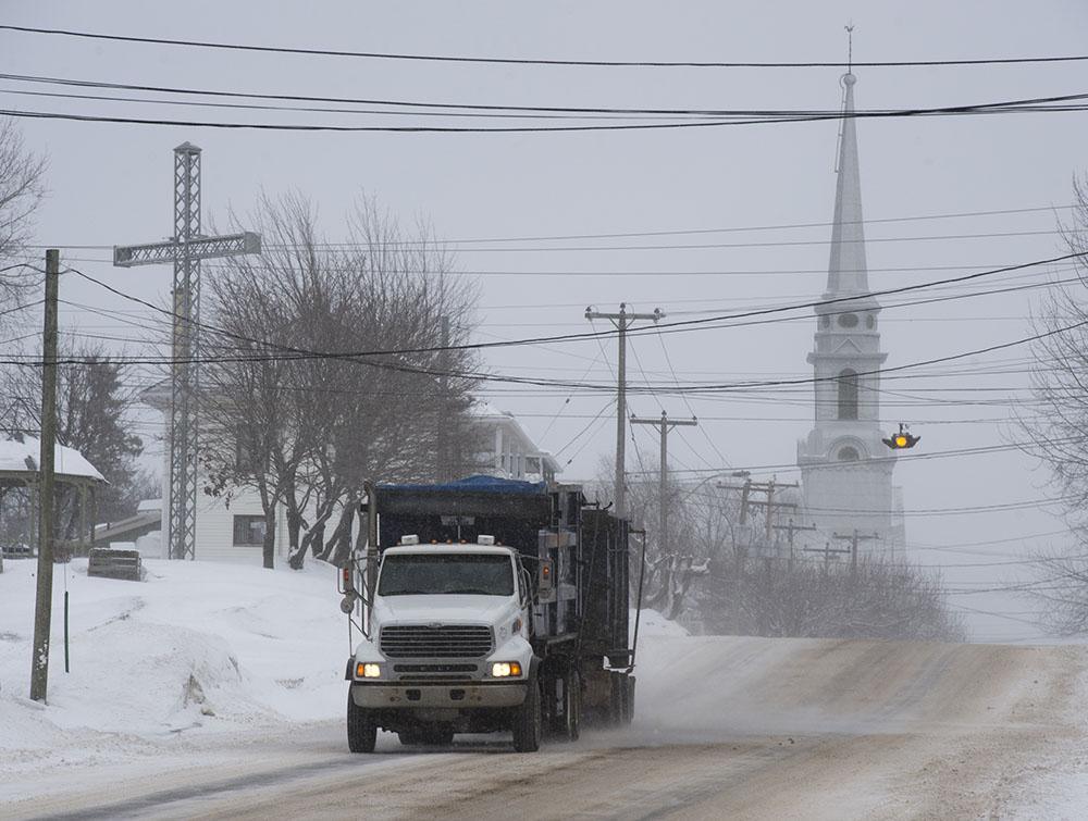 Après les Etats-Unis, la tempête de neige paralyse l'est du Canada