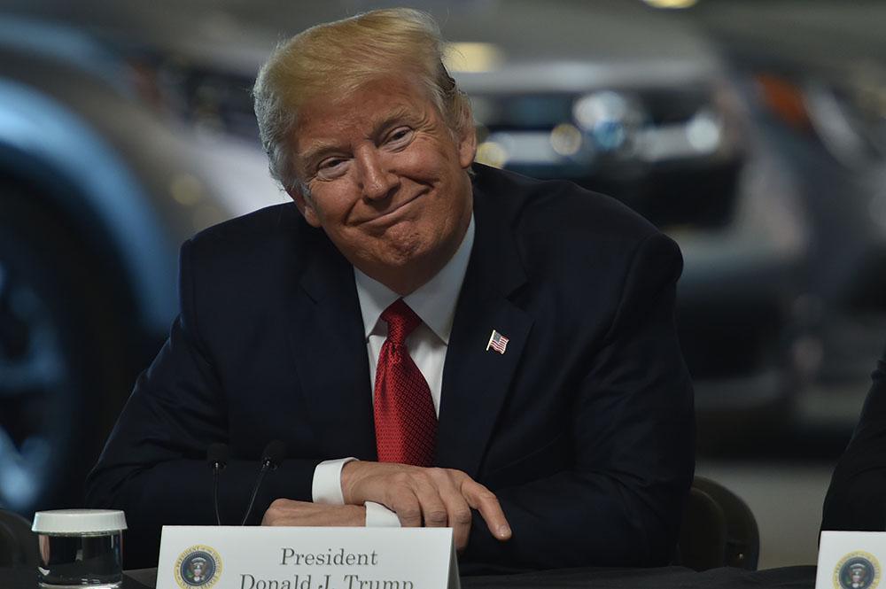 Nouveau revers pour Trump: un juge bloque son décret migratoire