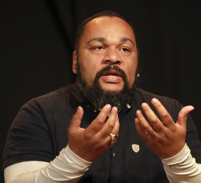 Dieudonné défend son abondante trésorerie en liquide devant le juge qui a clos son enquête