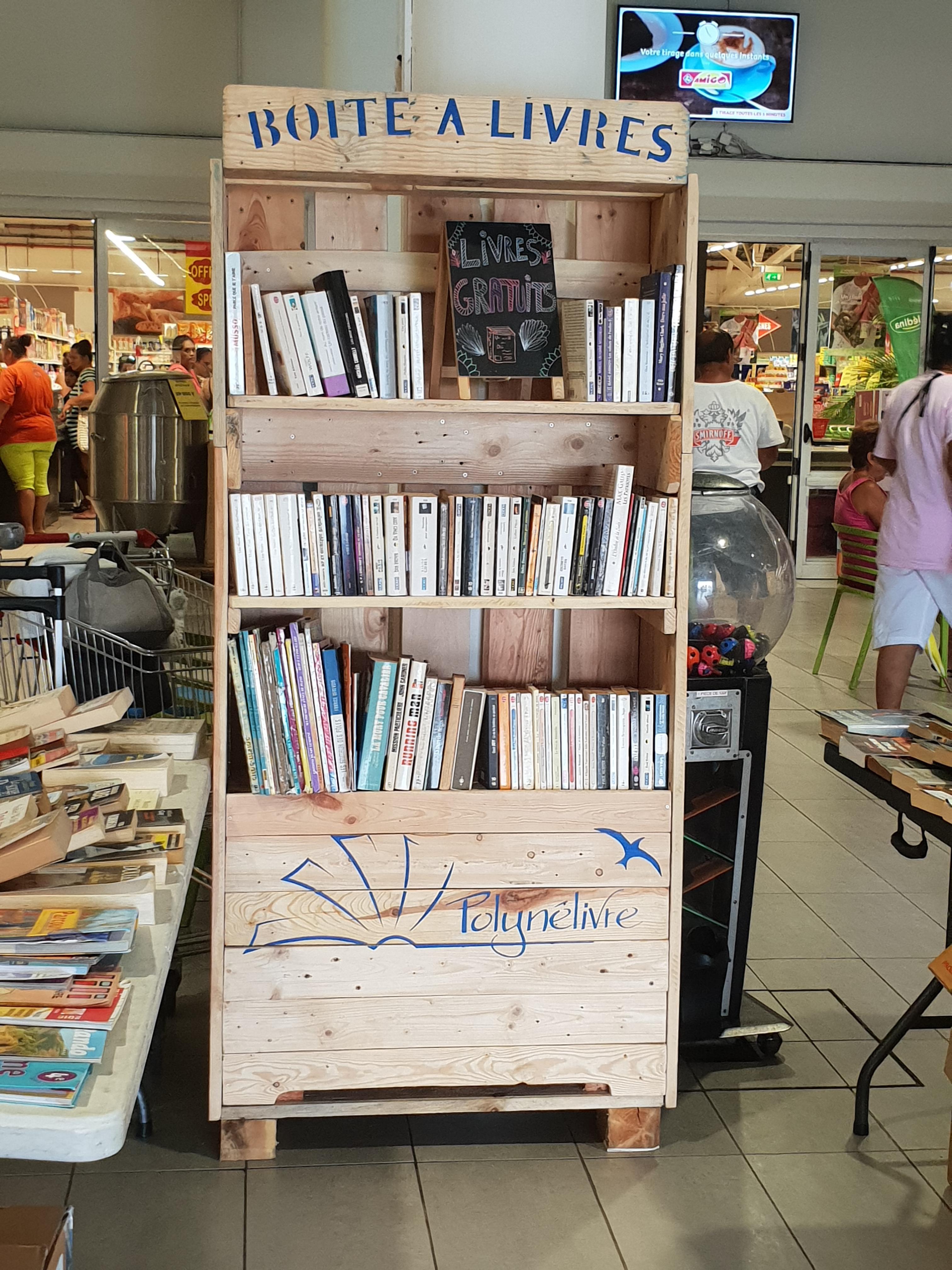 La boîte à livres est gratuite et libre d'accès.