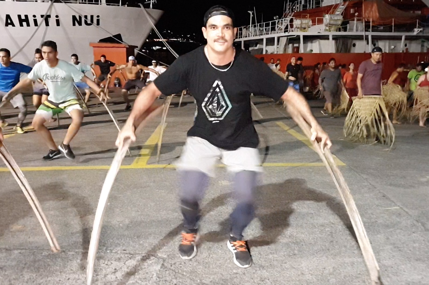 Hitireva navigue avec Tupaia