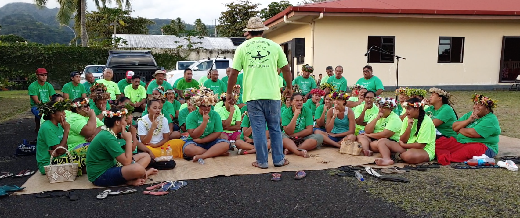 Tamanui Apatoa no Papara
chante le raufara