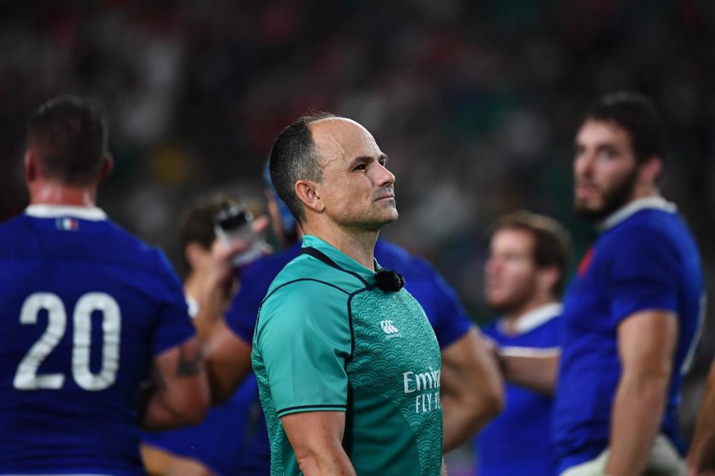 L'arbitre de Galles-France, non retenu pour les demies, s'excuse pour son geste