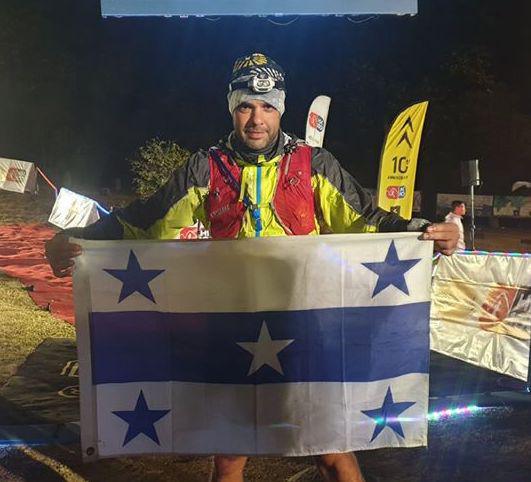 Alexis Cresence, président de l'AS Coureurs des Gambier (ASCDG) a bouclé à la mi-janvier les 102 kilomètres de l'ultra trail de Hong Kong en 20 heures.