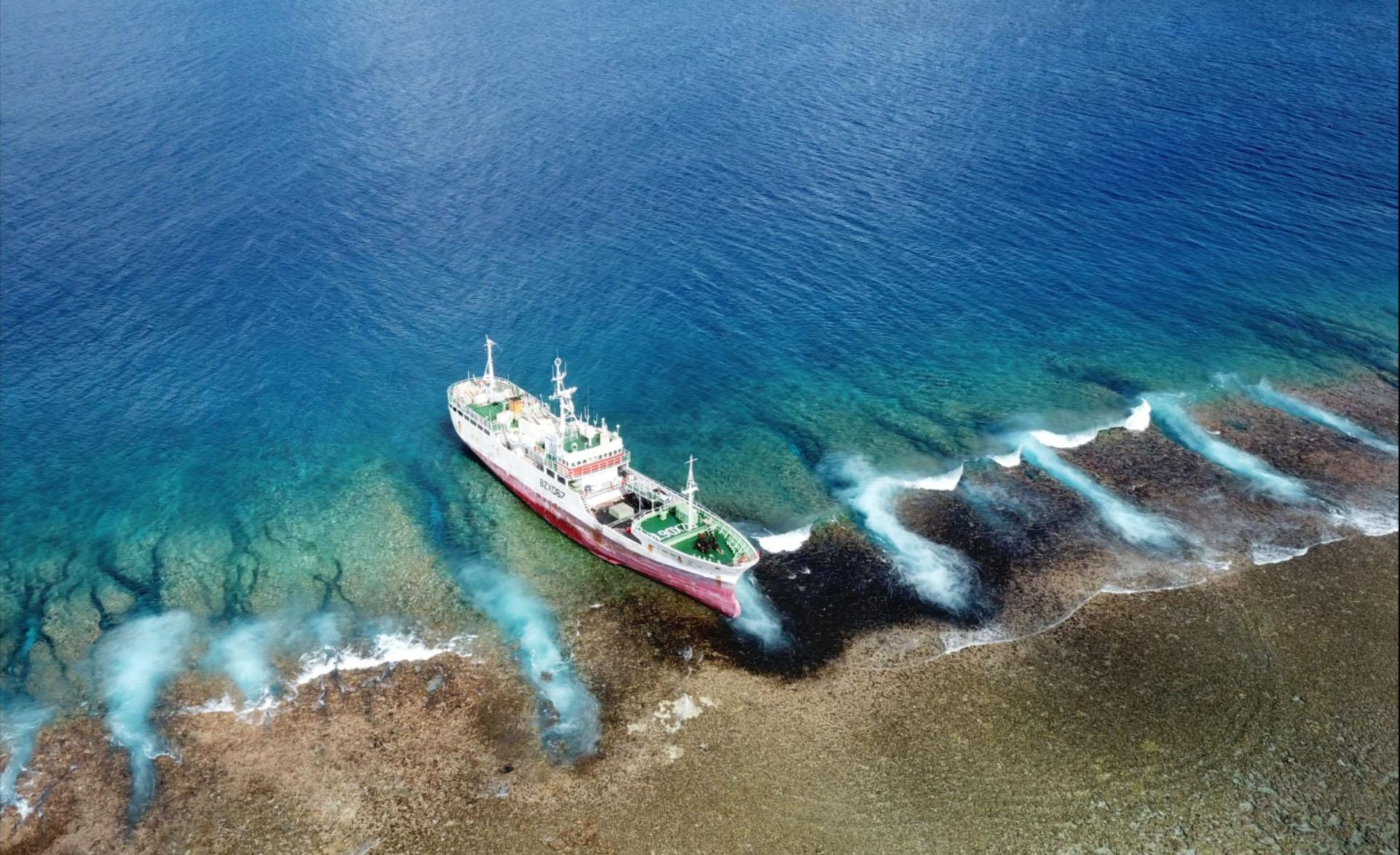 L'équipe du Pays dépêchée sur l'atoll a notamment constaté une zone du récif noircie longue de plusieurs dizaines de mètres.