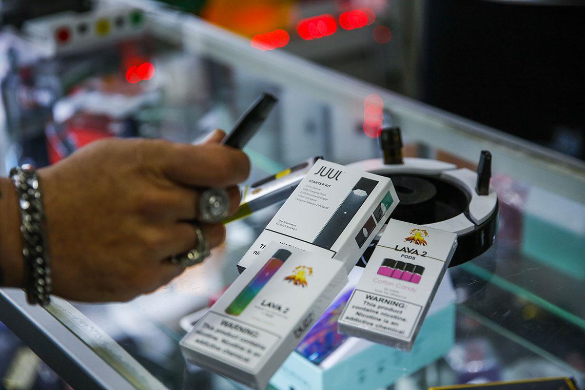 Qu'est-ce que je vape?" Les ingrdients des e-cigarettes dsormais  consultables en ligne