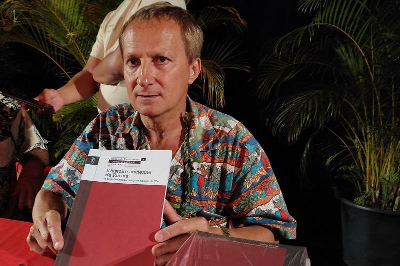 Bruno Saura explore l'histoire ancienne de Rurutu