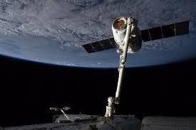 USA: La capsule non habitée Dragon de SpaceX réussit son rendez-vous avec l'ISS