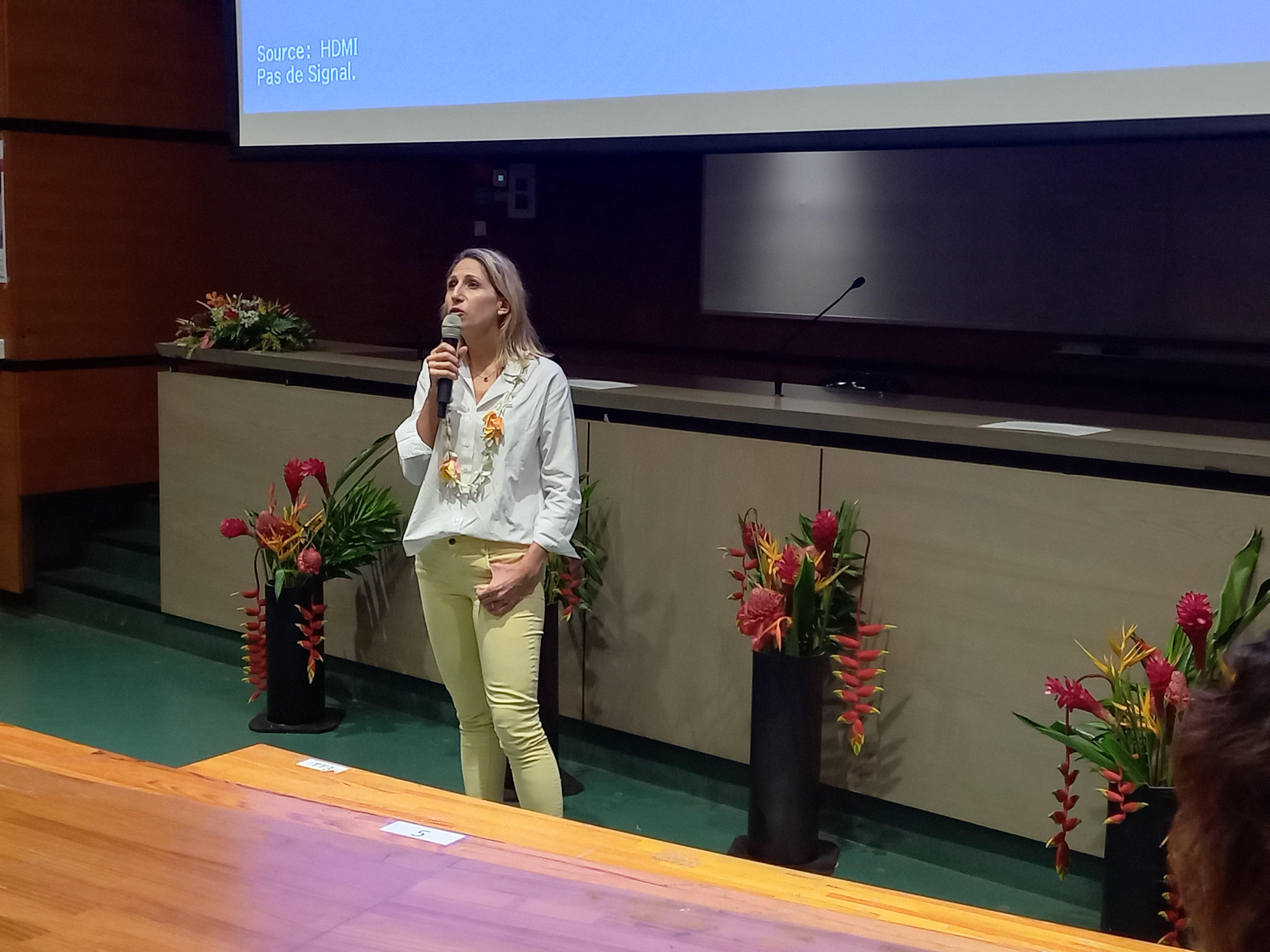 Maud Fontenoy, navigatrice et ambassadrice pour l’éducation à la mer est venue présenter son documentaire Un océan de solutions en avant-première à Tahiti. Celui-ci, qui sera le premier d’une série de dix, a été tourné en Polynésie.