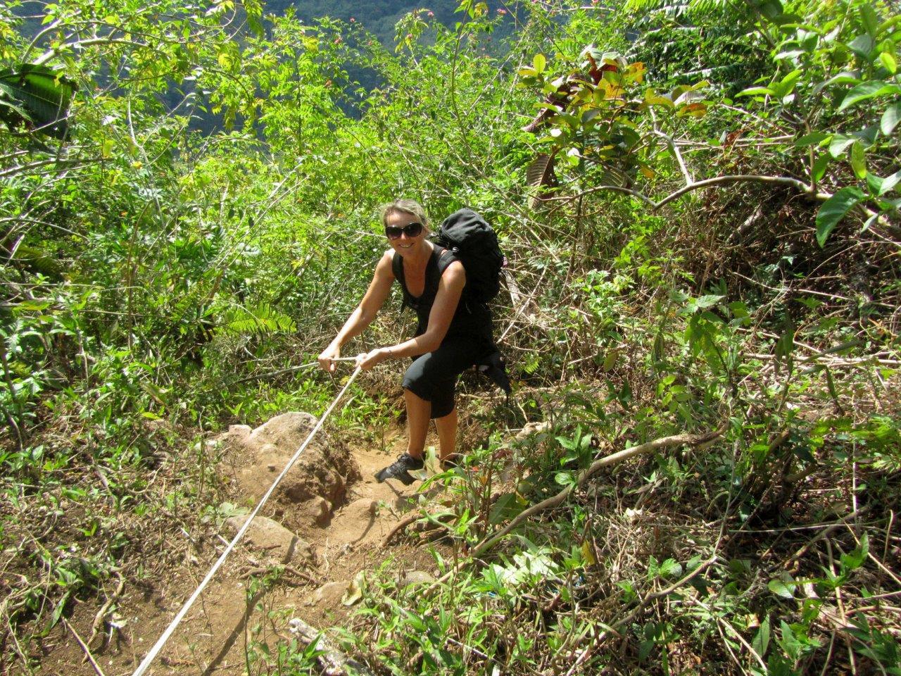 Pour arriver sur le plateau de Tamanu quelques passages de voies en cordes ont été aménagés. Pareil pour rejoindre les autres plateaux accessibles à partir de Tamanu.