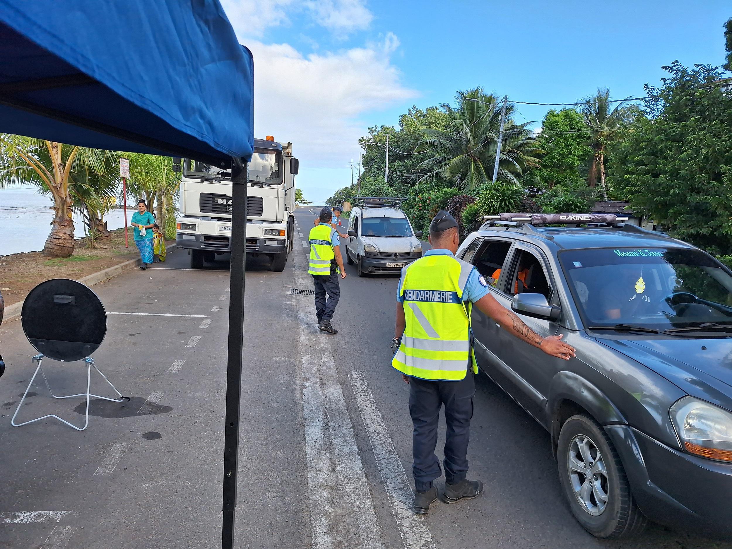 Cinq réservistes et motocyclistes de la gendarmerie nationale étaient sur place, lundi matin (Crédit : Anne-Charlotte Lehartel).