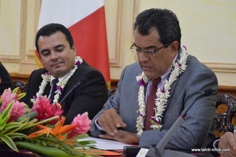 Edouard Fritch et Teva Rohfritsch, le 27 mai 2015 à l'annonce du dernier remaniement ministériel.