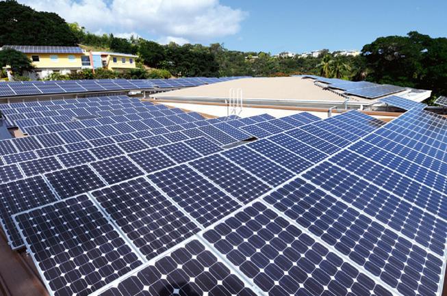 Le choix du solaire certains, avant le Pays l'ont fait depuis longtemps ! C'est le cas notamment de la direction de l'enseignement catholique à Tahiti qui a équipé d'un total de près de 800 panneaux photovoltaïques tous ses grands bâtiments.