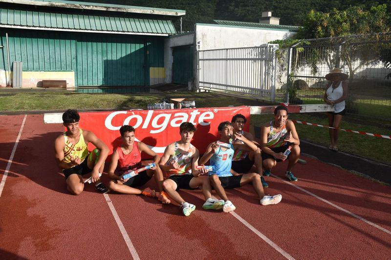 Les finalistes du 100 mètres masculin.