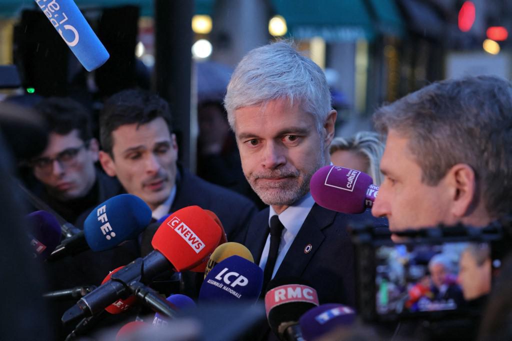 Wauquiez propose d'"enfermer" les OQTF dangereux à Saint-Pierre-et-Miquelon