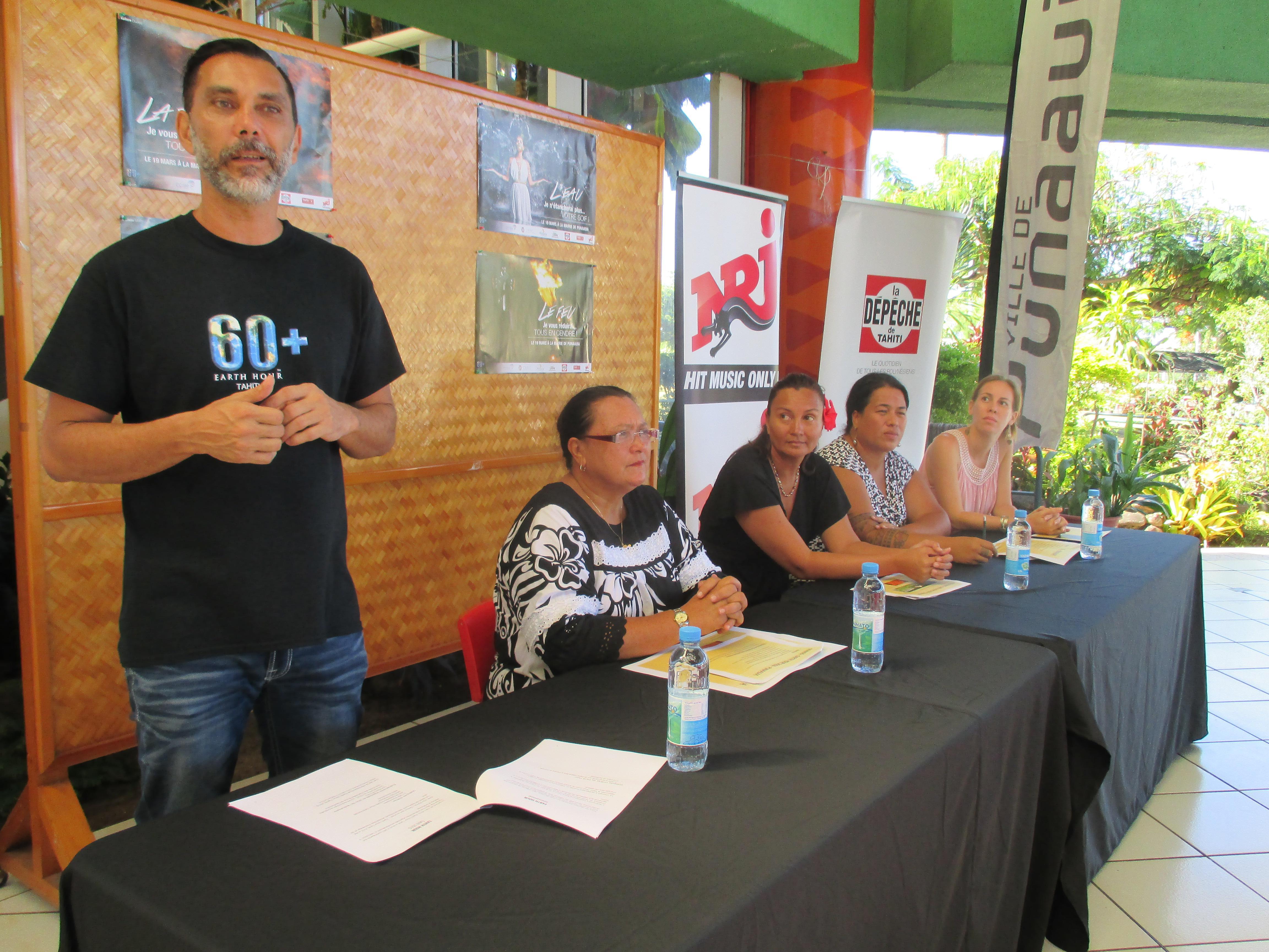 Depuis quatre ans, Jerry Biret promeut Earth Hour à Tahiti.