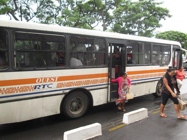 Les trois délégations de service public sur Tahiti arrivent à échéance fin 2016. "Le Pays prévoit de les prolonger d'une année dans l'attente de la défiscalisation de 10 bus en 2016 et de 20 autres en 2017", précise le CESC dans son avis.