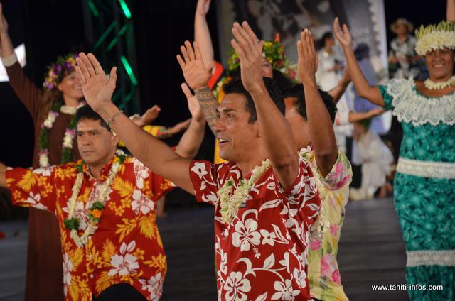 Les anciens danseurs et danseuses de Gilles Hollande ont donné une prestation en hommage à leur défunt mentor