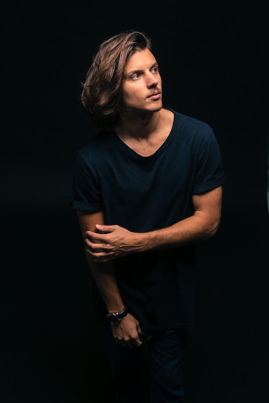 Møme, le nouveau prodige de la French touch, débarque à Tahiti !