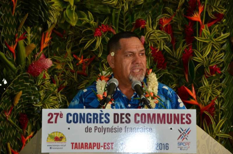 "La libre administration, c’est le fait pour nos conseils municipaux de définir eux-mêmes leurs priorités en matière de service à la population", a souligné Cyril Tetuanui, président du syndicat pour la promotion des communes.