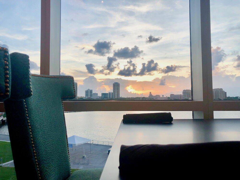 Der neue Pier in St.Petersburg Der neue Pier in St.Petersburg