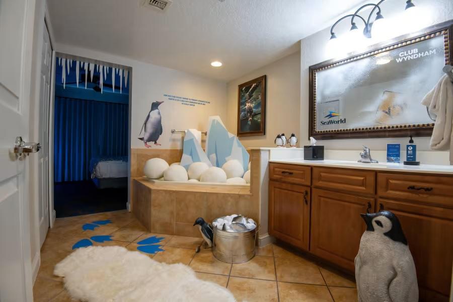 Übernachtet in der neuen SeaWorld Suite, inspiriert vom Antarctica Realm Übernachtet in der neuen SeaWorld Suite, inspiriert vom Antarctica Realm