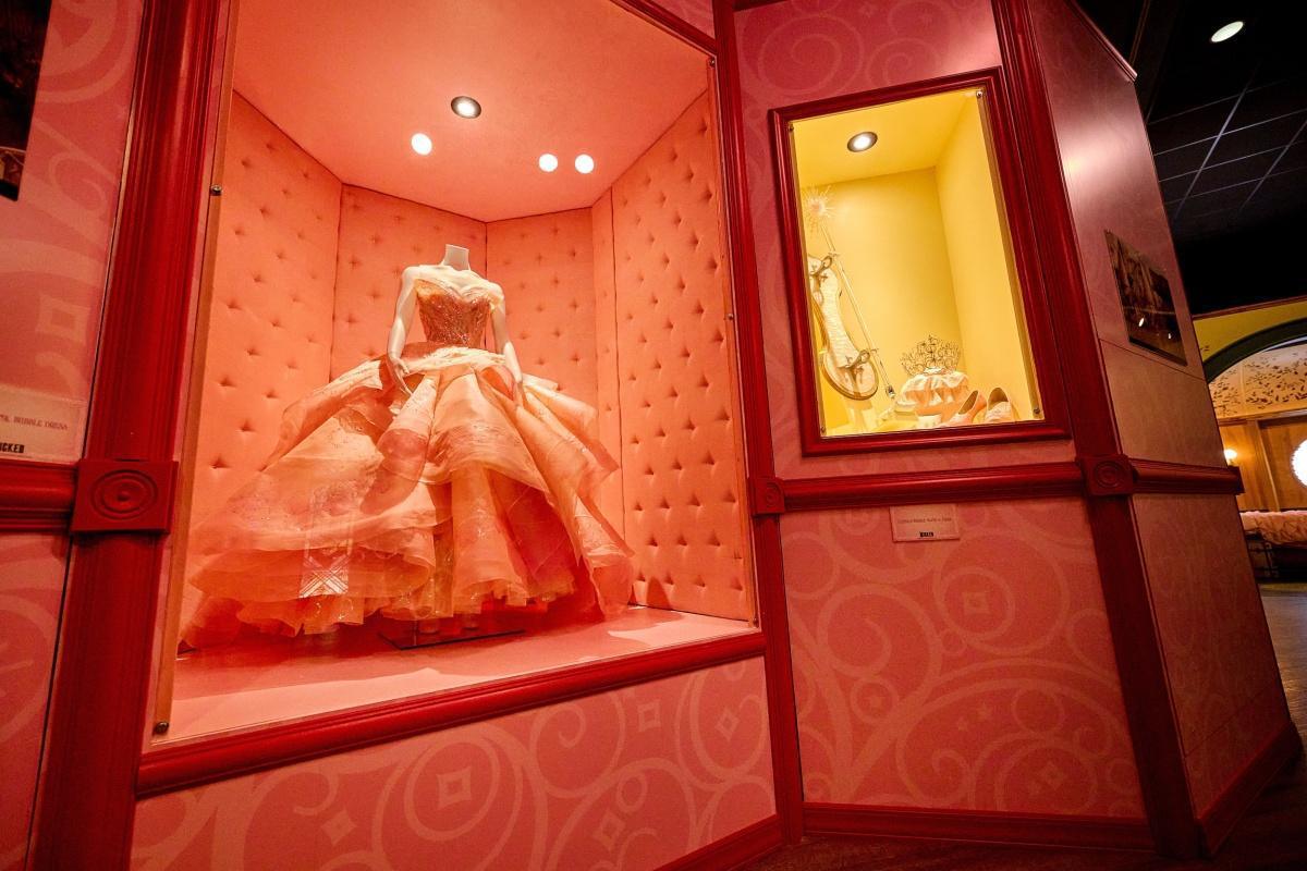 „Wicked: The Experience“ hat am Samstag offiziell im Universal Orlando Resort eröffnet! „Wicked: The Experience“ hat am Samstag offiziell im Universal Orlando Resort eröffnet!