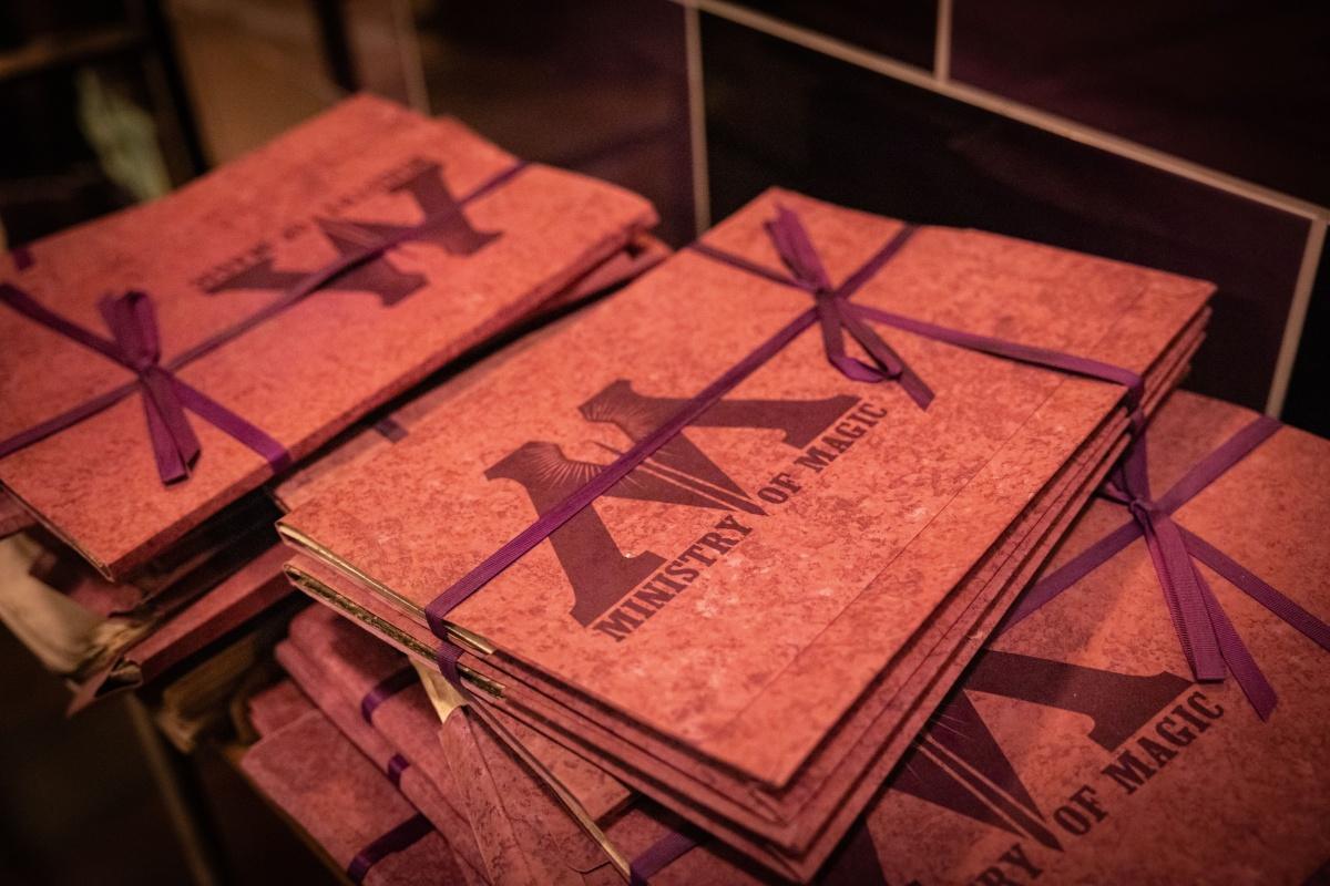 Universal Orlando Resort gewährt einen ersten Blick auf " Harry Potter And The Battle At The Ministry" Universal Orlando Resort gewährt einen ersten Blick auf " Harry Potter And The Battle At The Ministry"