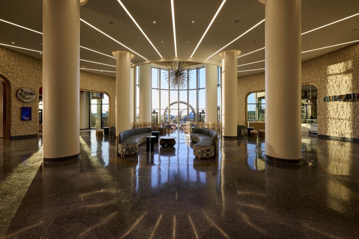 Das spektakuläre neue Universal Helios Grand Hotel